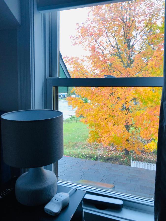 Le « Lake View » De La Suite North Hatley Eksteriør billede